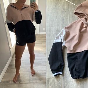 Zara colored blocked hoodie with pockets.  Size medium and shows some wear